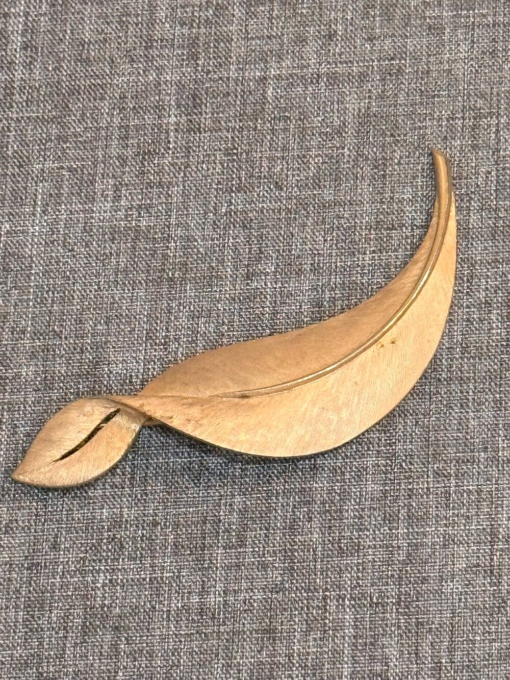 Signed Trifari Gold-Tone Sculptural Leaf Broocv